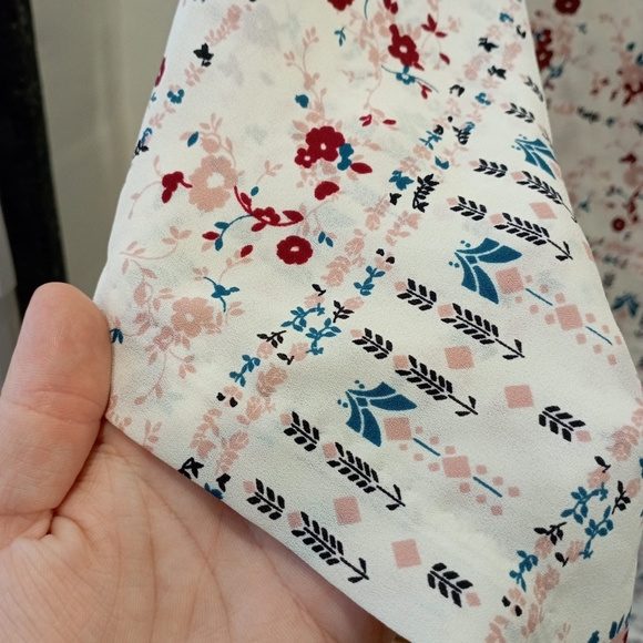 Floral Drop Shoulder Top - Picture 11 of 15